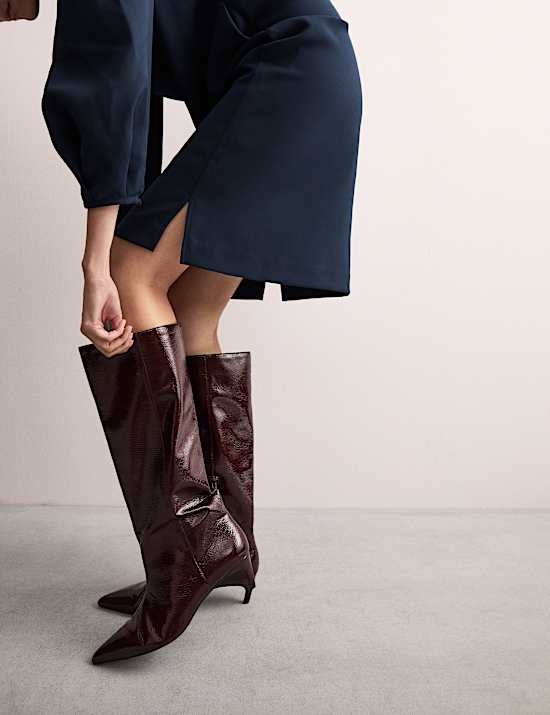 Vestido recto por la rodilla de escote cerrado