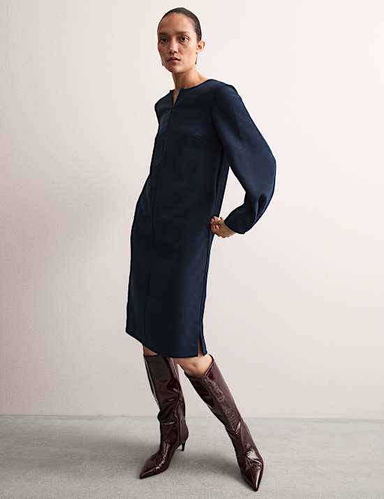 Vestido recto por la rodilla de escote cerrado