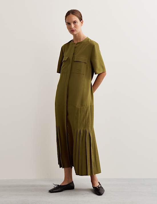 Robe chemise midi plissée sans encolure à motif chevrons et nœud à la taille