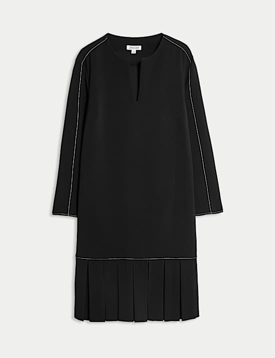 Vestido recto de crepé con plisado cuadrado