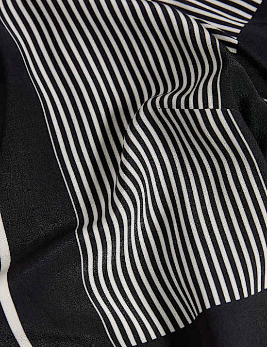 Robe chemise longueur genou avec ceinture et imprimé