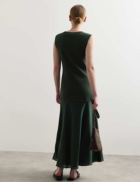 V-Neck Stitch Detail Midi Knitted Dress