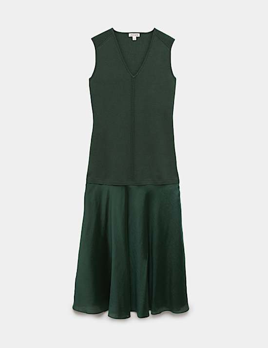 V-Neck Stitch Detail Midi Knitted Dress