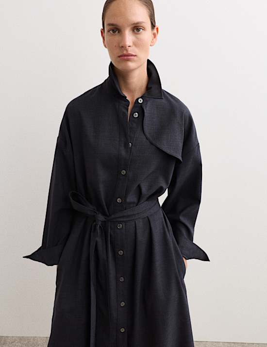 Robe trench midi en laine à fermeture boutonnée sur le devant