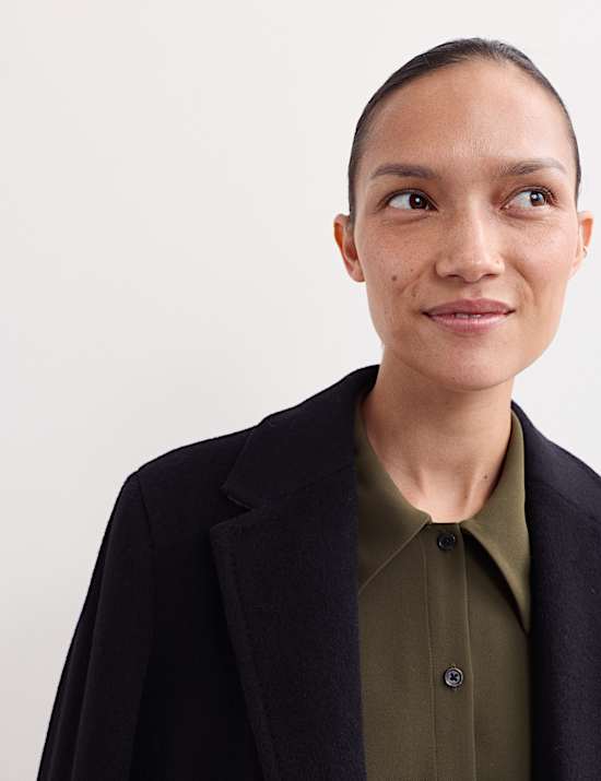 Μίντι κρεπ φόρεμα-πουκάμισο με λεπτομέρεια με σιρίτι