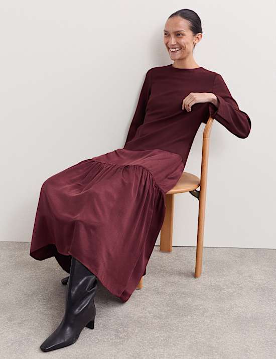 Robe midi à volants, aspect mat et brillant