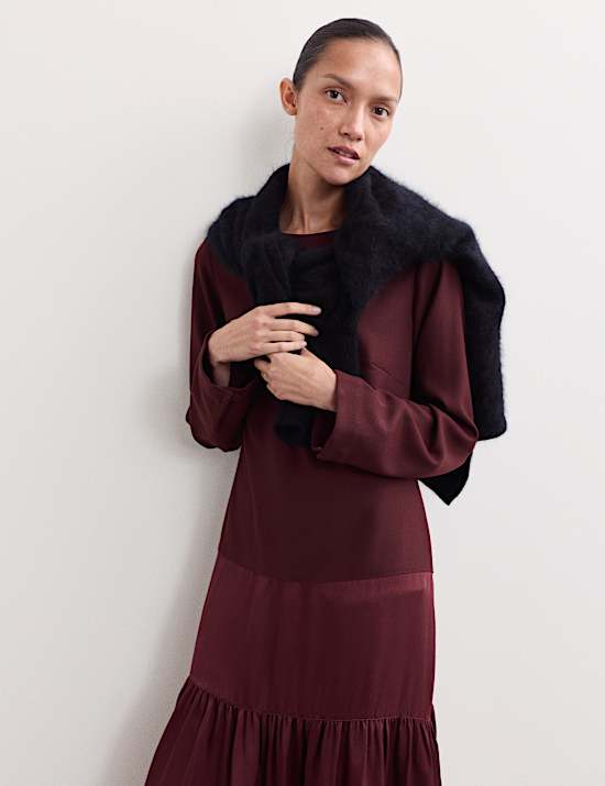 Robe midi à volants, aspect mat et brillant