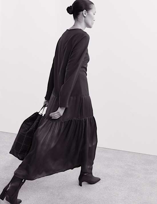 Robe midi à volants, aspect mat et brillant