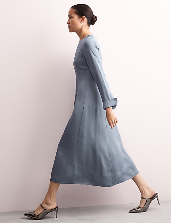 Robe midi coupe droite en cr&ecirc;pe satin&eacute;e