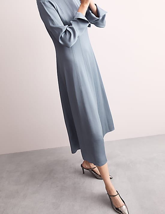 Robe midi coupe droite en cr&ecirc;pe satin&eacute;e