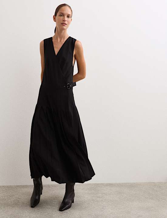 Robe plissée midaxi en laine mélangée et col en V