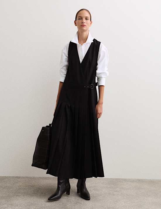 Robe plissée midaxi en laine mélangée et col en V