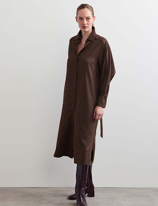Robe midi coupe ajust&eacute;e en laine &agrave; fines rayures