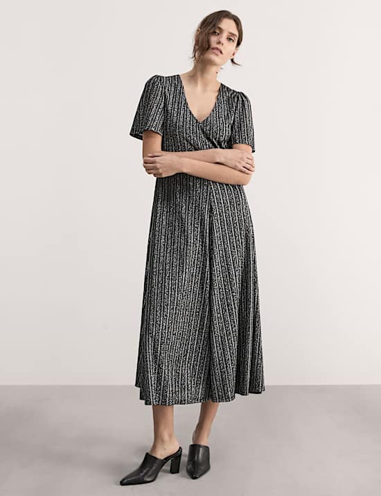 Gaun Skater Midi Kerah V Jersey Metalik