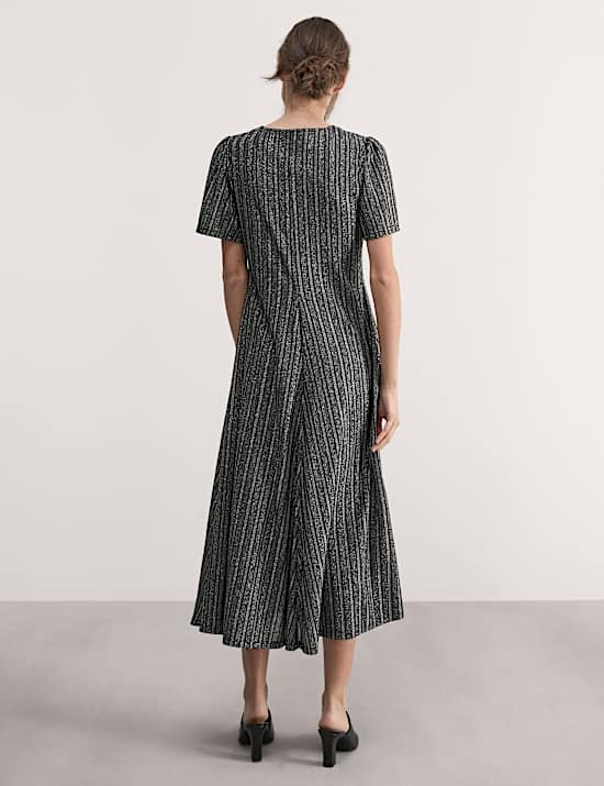 Gaun Skater Midi Kerah V Jersey Metalik