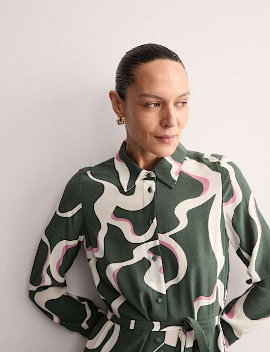 Robe midi style chemise avec imprim&eacute; et ceinture