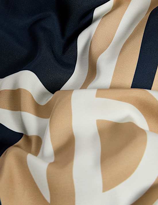 Robe coupe droite midi à décolleté rond à imprimé foulard