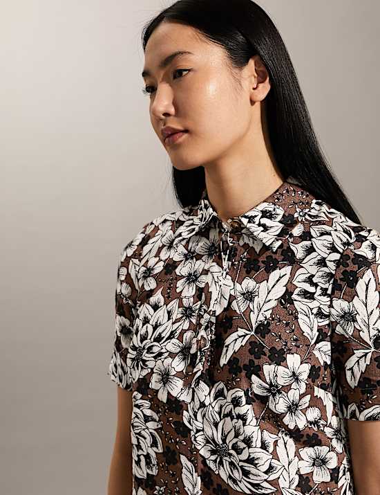 Robe chemise coupe courte 100&nbsp;% lin &agrave; motif fleuri