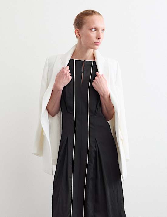 Robe coupe droite midaxi en satin avec lin