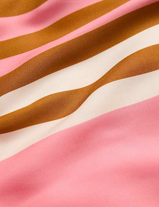 Μίντι εμπριμέ ίσιο φόρεμα με τετράγωνη λαιμόκοψη