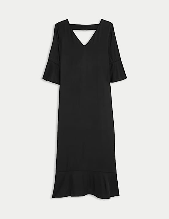 Vestido columna a media pierna con cuello en pico y mangas con volante