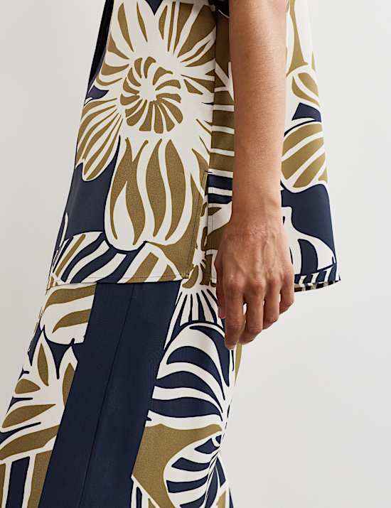 Leaf Print Round Neck Relaxed Shirt