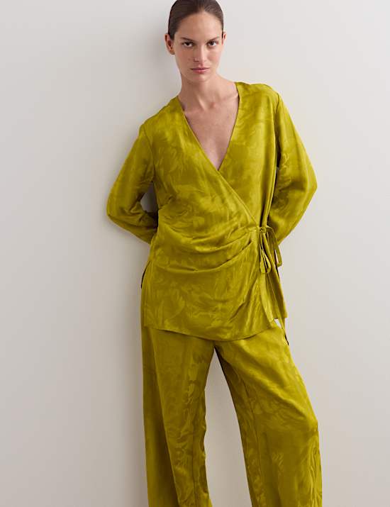 Σύνολο με κρουαζέ ζακάρ πουκάμισο με σχέδιο αβοκάντο