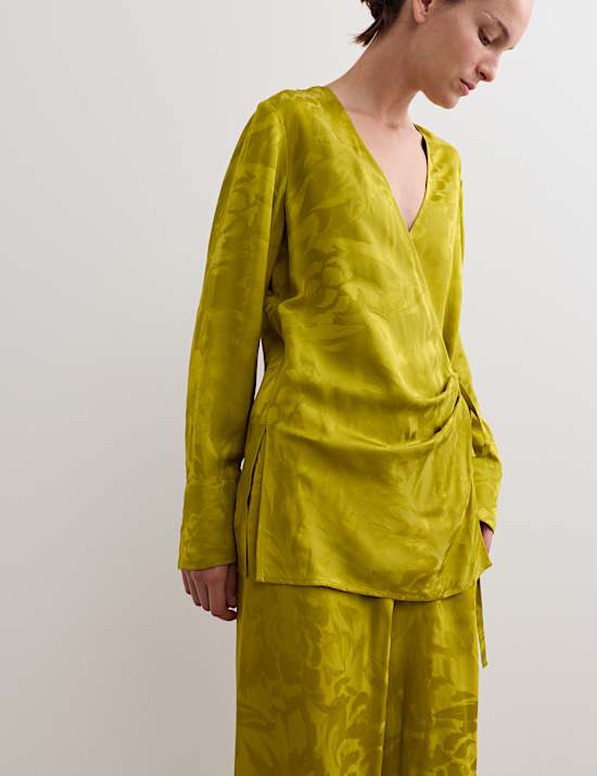 Σύνολο με κρουαζέ ζακάρ πουκάμισο με σχέδιο αβοκάντο