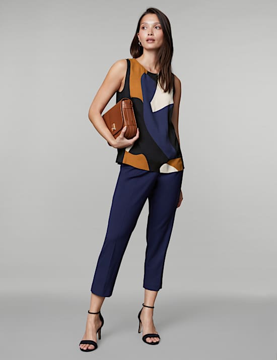 Blus Leher Bundar Bermotif