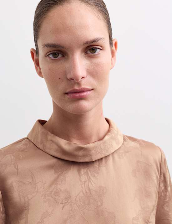 Top à manches courtes et motif jacquard