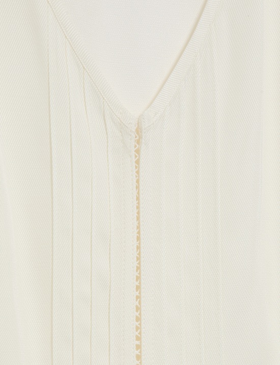 Top met V-hals en plooidetail