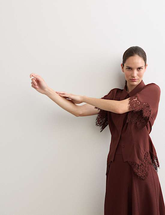 Camisa 100 % seda con inserto de encaje