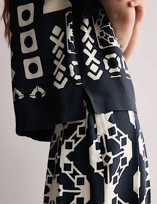 Monochrome Geometric Boxy T-Shirt
