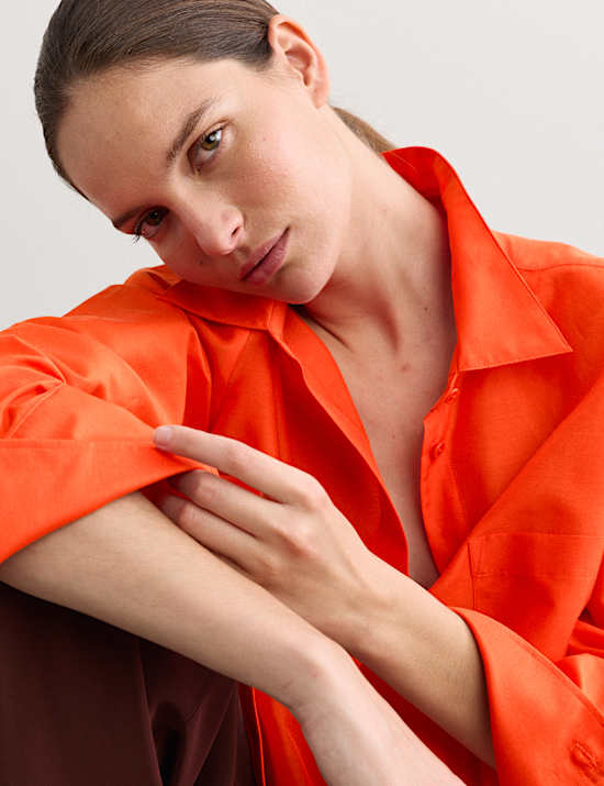 Camisa con cuello informal con seda