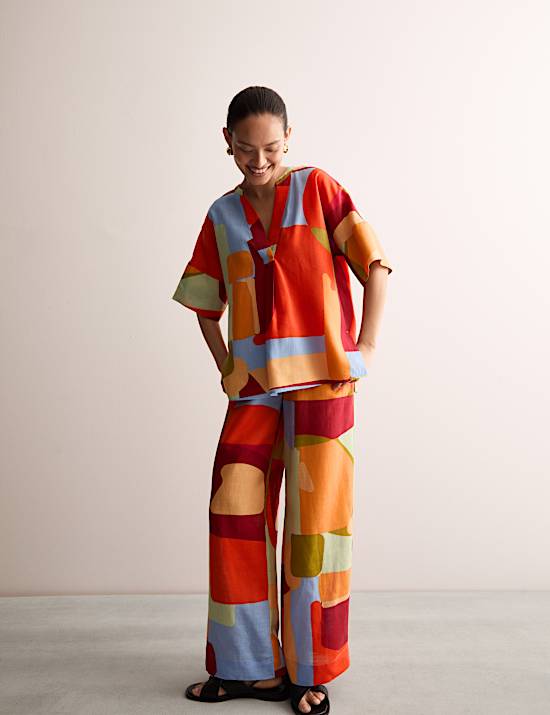 Top en lin imprimé à col en V