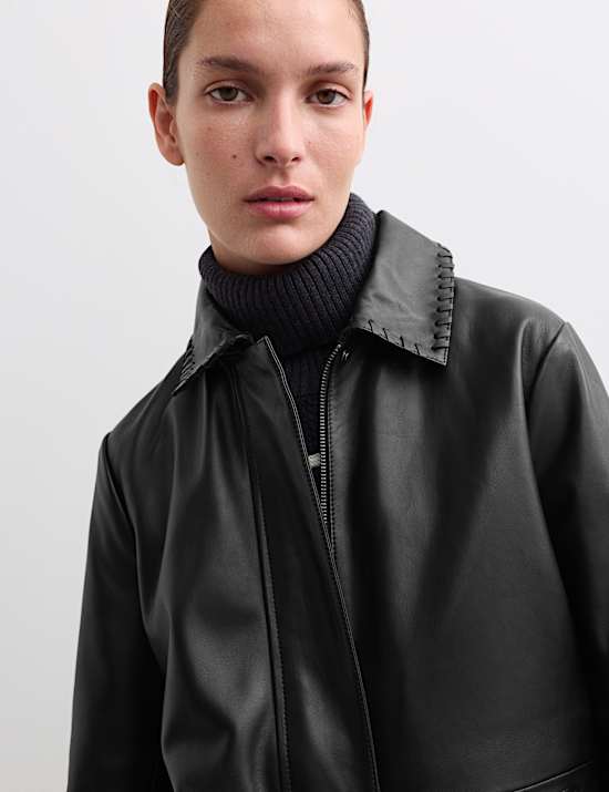 Veste en cuir avec encolure et détail couture