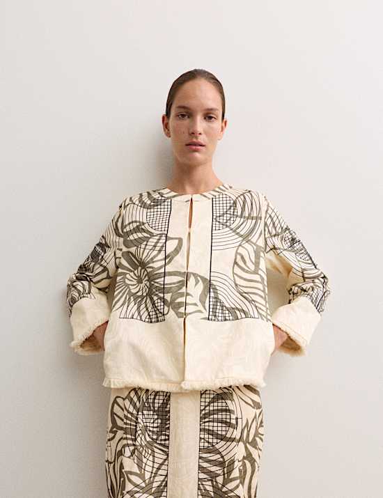 Veste courte en satin à imprimé jacquard