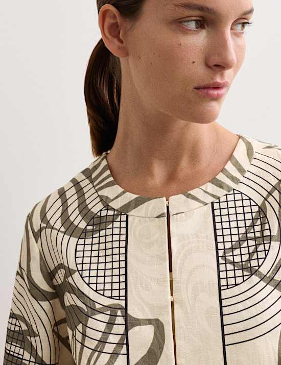 Veste courte en satin à imprimé jacquard