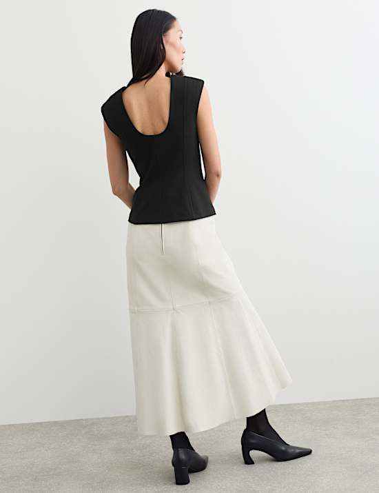 Scoop Neck Slim Fit Scoop Back Vest
