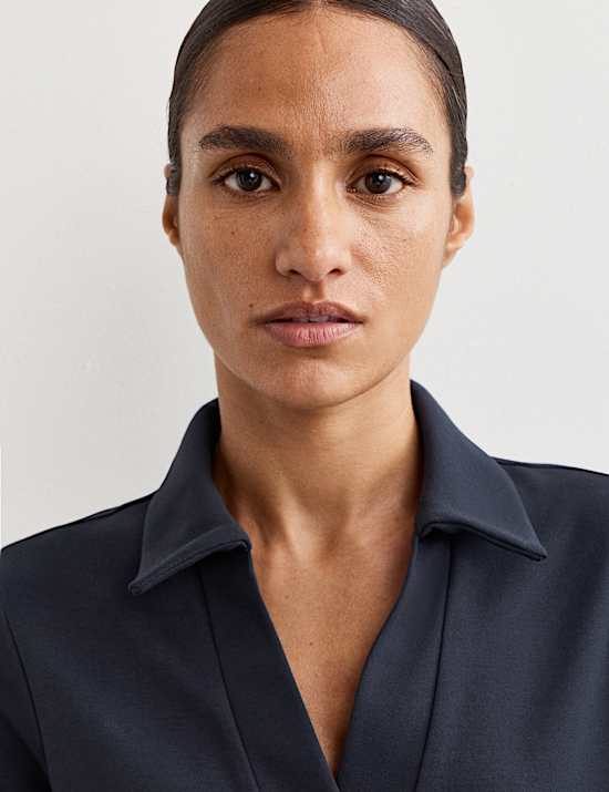 Camiseta de algod&oacute;n y modal con cuello en pico