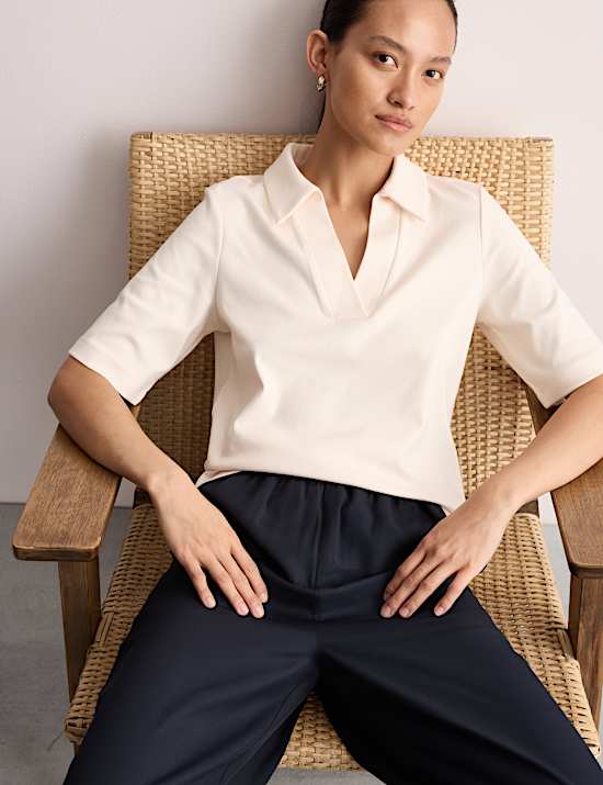 T-shirt van katoen- en modalmix met V-hals