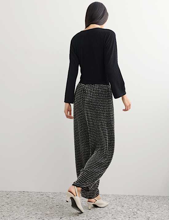 Pantalon coupe barrel longueur cheville avec ornement