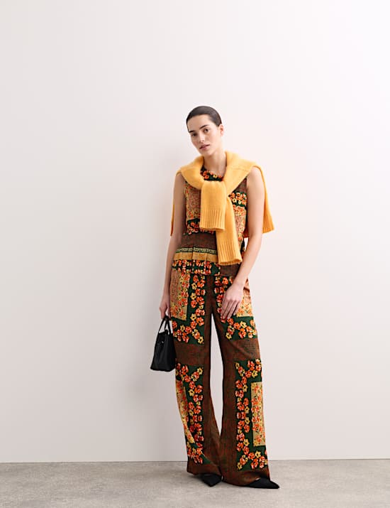 Pantalones de pata ancha con cintura con el&aacute;stico estampado de bufanda