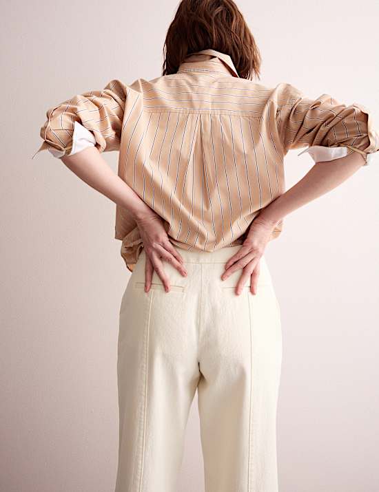 Pantalon &eacute;l&eacute;gant en denim nervur&eacute; &agrave; jambe droite