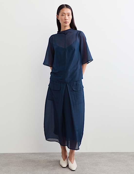 Jupe midi coupe droite en lyocell &agrave; devant pliss&eacute;