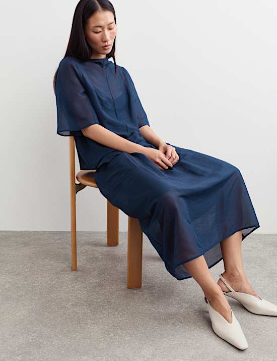 Jupe midi coupe droite en lyocell &agrave; devant pliss&eacute;