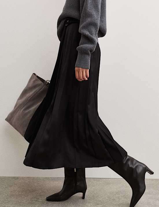 Falda plisada de lana