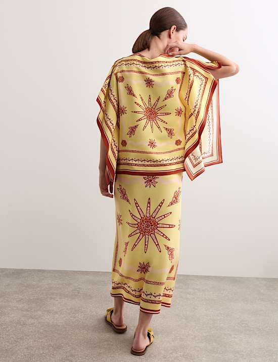 Sp&oacute;dnica kopertowa midi z apaszkowym nadrukiem 100% jedwabiu