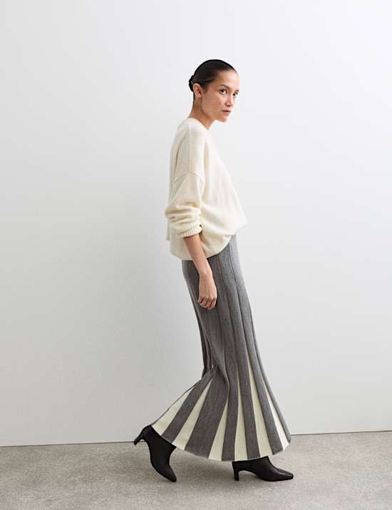 Jupe midi coupe &eacute;vas&eacute;e en maille &agrave; d&eacute;tail couture