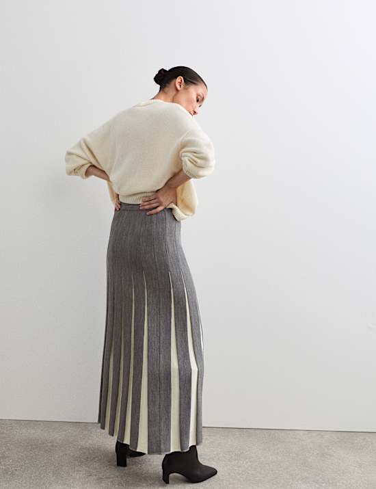 Jupe midi coupe &eacute;vas&eacute;e en maille &agrave; d&eacute;tail couture